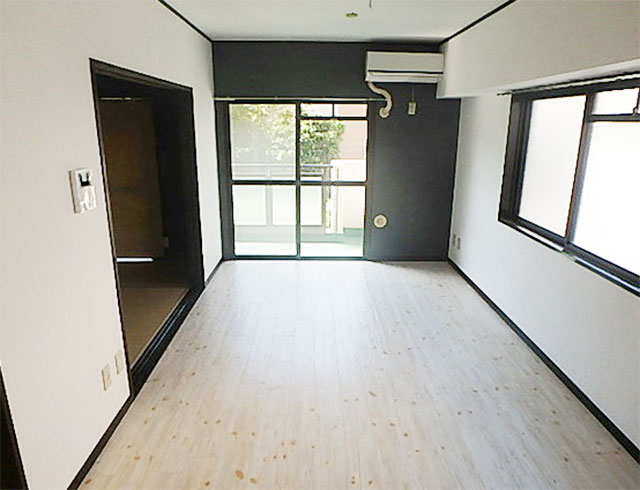 ꓏}V 141,800~  5.5%